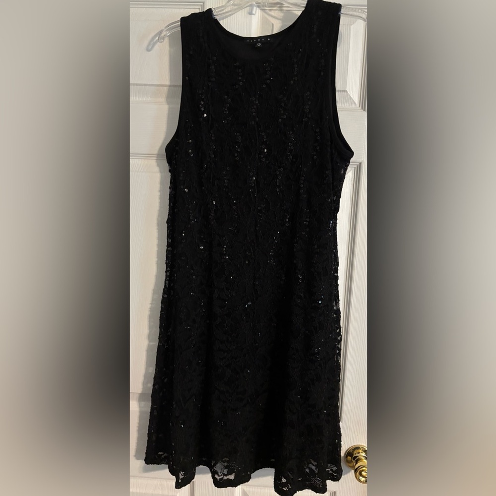 Elegant Black Sequined Lace Cocktail Dress